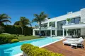 Villa de 4 dormitorios 329 m² Marbella, España