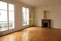 Revenue house 1 912 m² in Paris, France