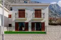 Villa de tres dormitorios 198 m² Dobrota, Montenegro