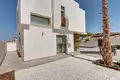 Villa de tres dormitorios 195 m² Orihuela, España