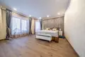 House 690 m² Tarasava, Belarus