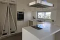 Mieszkanie 2 pokoi 160 m² Strovolos, Cypr
