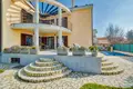 villa de 5 dormitorios 350 m² Sisan, Croacia