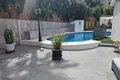 4-Schlafzimmer-Villa 190 m² lAlfas del Pi, Spanien