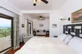 4 bedroom house 554 m² Roatan, Honduras