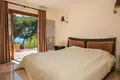 Villa de tres dormitorios 260 m² Francia, Francia