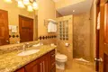 Кондо 2 спальни 1 058 м² West Bay, Гондурас