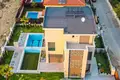 Дом 5 комнат 250 м² Серик, Турция