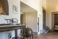 Villa 31 Zimmer 2 000 m² Pontassieve, Italien