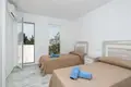 Villa de 4 dormitorios 260 m² Estepona, España