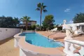 5-Schlafzimmer-Villa 251 m² l Alfas del Pi, Spanien