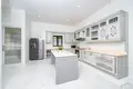 4-Schlafzimmer-Villa 640 m² Chalong, Thailand