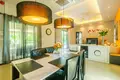 Villa de tres dormitorios 250 m² Phuket, Tailandia