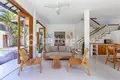 Villa mit 2 Schlafzimmern  Kerobokan Kelod, Indonesien
