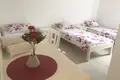 Квартира 23 спальни  Бечичи, Черногория