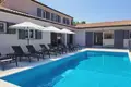 Villa de 4 dormitorios 249 m² Rabac, Croacia