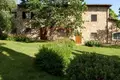 Commercial property 6 000 m² in Siena, Italy
