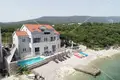 7 room house 320 m² Drace, Croatia