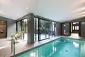 Chalet 4 bedrooms 550 m² Paris, France