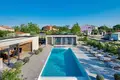 Dom 5 pokojów 350 m² Vodnjan, Chorwacja