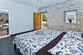 5 room house 330 m² Zrnovnica, Croatia