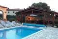 3-Schlafzimmer-Villa 225 m² Vinkuran, Kroatien