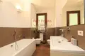 6-Zimmer-Villa 700 m² Gavirate, Italien