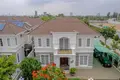 villa de 5 dormitorios 277 m² Sangkat Khmuonh, Camboya