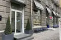 Предлагается к продаже фасадное коммерческое помещение на улице Канатной