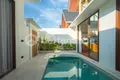 Villa mit 2 Schlafzimmern  Kerobokan, Indonesien