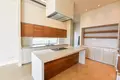 Dom 6 pokojów 800 m² Pervolia, Cypr