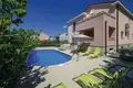 Villa de 4 dormitorios 300 m² Grad Kastela, Croacia