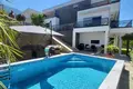Casa 4 habitaciones 305 m² Dobra Voda, Montenegro