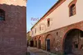 Commercial property 1 000 m² in Siena, Italy