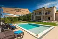 Dom 4 pokoi 230 m² Pula, Chorwacja