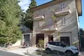 Adosado 12 habitaciones 360 m² Terni, Italia