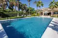 Дом 10 комнат  Estepona, Испания