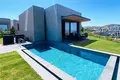Villa Exclusive five-bedroom villas with direct sea views.