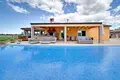 2 bedroom Villa 165 m² Novigrad, Croatia