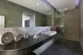 7 bedroom villa 1 200 m² Ban Bang Thao, Thailand