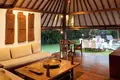 6-Schlafzimmer-Villa 789 m² Kerobokan Kelod, Indonesien