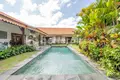 4-Schlafzimmer-Villa  Canggu, Indonesien
