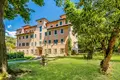 Hotel 2 800 m² in Tuscany, Italy