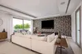 Villa de 4 dormitorios 674 m² Estepona, España