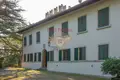 Commercial property 1 125 m² in Florence, Italy