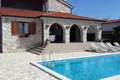 villa de 3 chambres 225 m² Vinkuran, Croatie