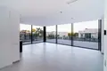 Villa de tres dormitorios 249 m² Orihuela, España