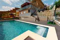 4 room villa 300 m² Chiva, Spain