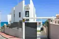 Villa de tres dormitorios 230 m² Torrevieja, España