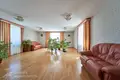Casa de campo 677 m² Ratamka, Belarús
